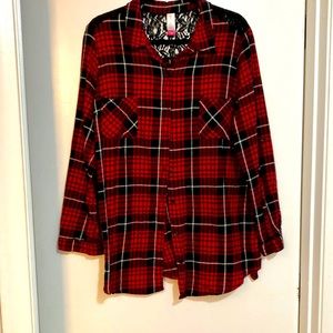 Ladies button down red and black plaid flannel shirt